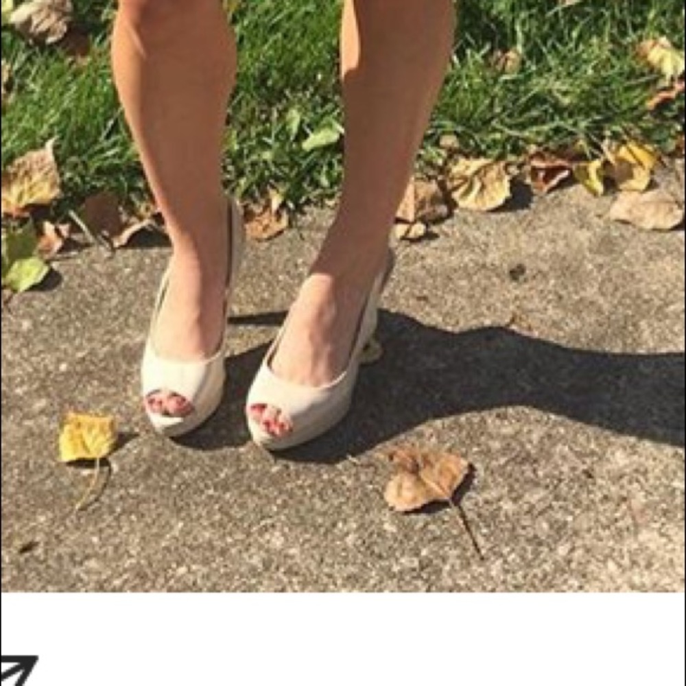 Nude heels. Only worn a few times size 6